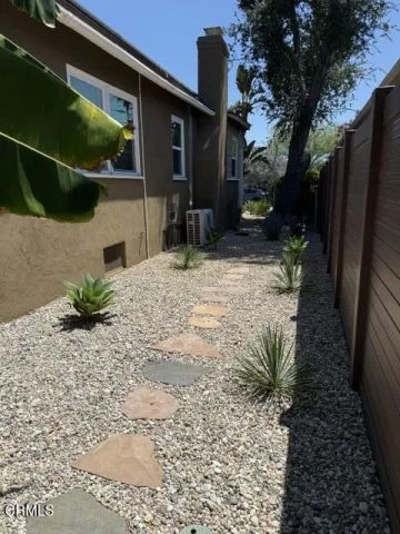 1523 N Grand Oaks Avenue, Pasadena, CA 91104