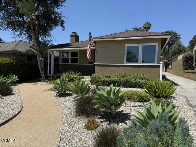 1523 N Grand Oaks Avenue, Pasadena, CA 91104