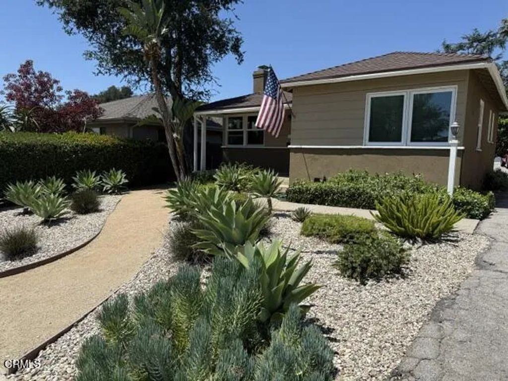 1523 N Grand Oaks Avenue, Pasadena, CA 91104