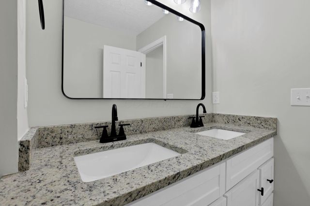 122 Spring Flower Way, Etna, OH 43062