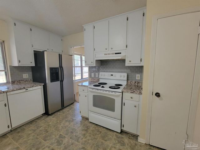 4201 Burtonwood Dr, Pensacola, FL 32514