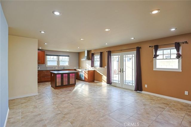 1014 Sheffield, Santa Ana, CA 92703