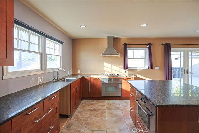 1014 Sheffield, Santa Ana, CA 92703