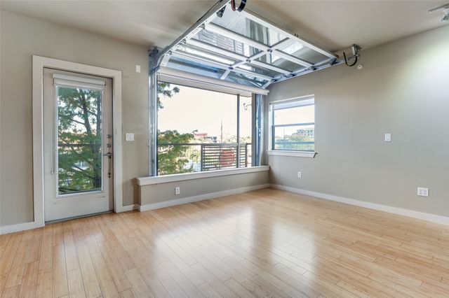 1111 S Akard Street 300, Dallas, TX 75215