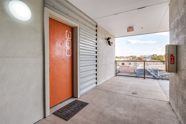 1111 S Akard Street 300, Dallas, TX 75215