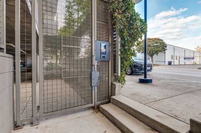 1111 S Akard Street 300, Dallas, TX 75215