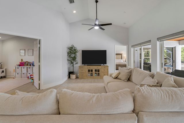 550 SE Ashley Oaks Way, Stuart, FL 34997