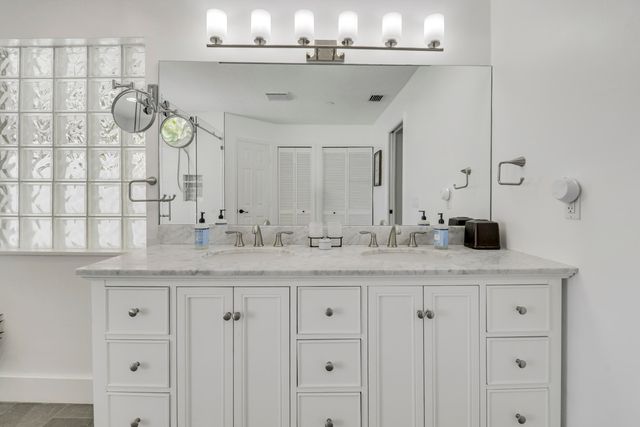 550 SE Ashley Oaks Way, Stuart, FL 34997