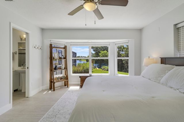 550 SE Ashley Oaks Way, Stuart, FL 34997