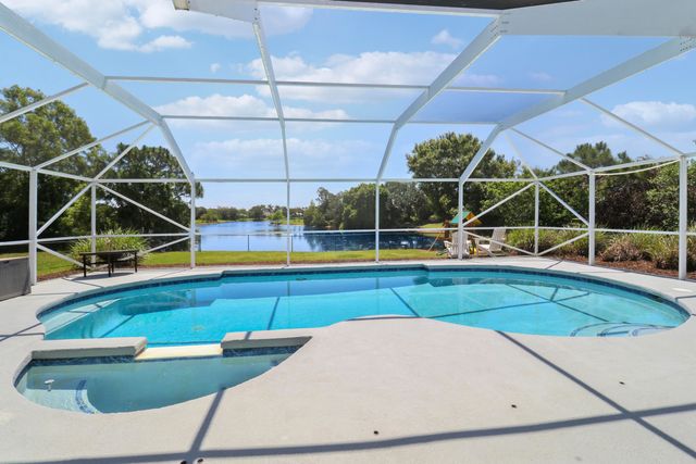 550 SE Ashley Oaks Way, Stuart, FL 34997
