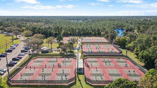 550 SE Ashley Oaks Way, Stuart, FL 34997