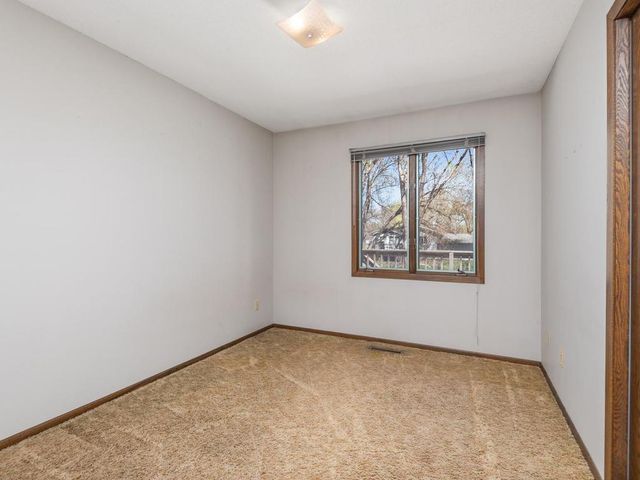 17210 13th Avenue N, Plymouth, MN 55447
