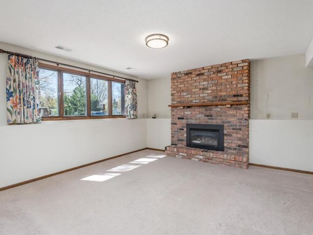 17210 13th Avenue N, Plymouth, MN 55447