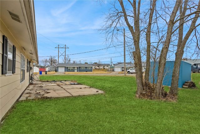 281 Jacolyn Drive NW, Cedar Rapids, IA 52404