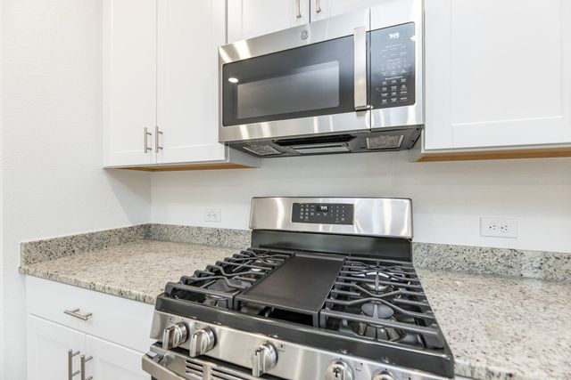 1818 Whispering River Drive, Missouri City, TX 77489