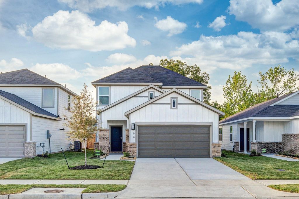 1818 Whispering River Drive, Missouri City, TX 77489