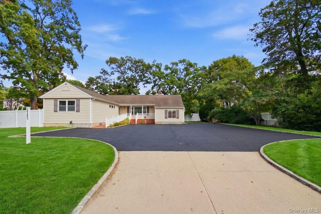 2131 Deer Park Avenue, Deer Park, NY 11729 — exterior