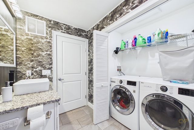 65 Armsby St, New Bedford, MA 02745