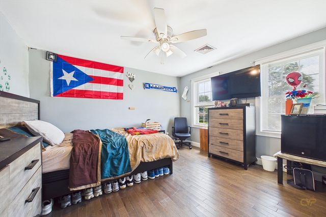 65 Armsby St, New Bedford, MA 02745