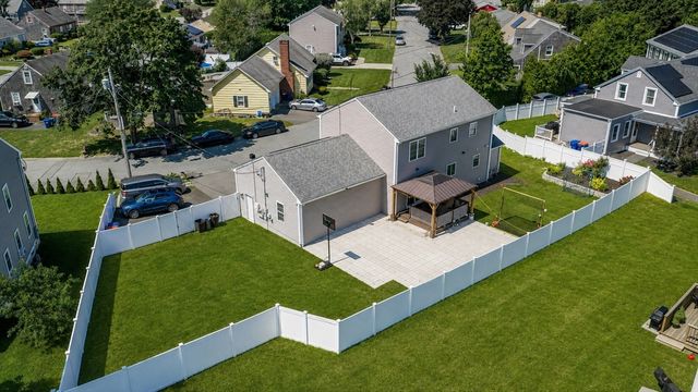 65 Armsby St, New Bedford, MA 02745