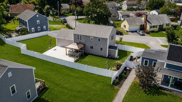 65 Armsby St, New Bedford, MA 02745