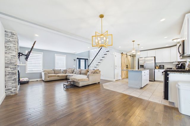 65 Armsby St, New Bedford, MA 02745