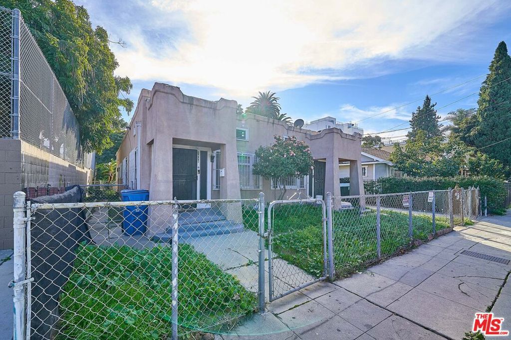 Image 1 of property listing at 3030 W 12th Place, Los Angeles, CA 90006
