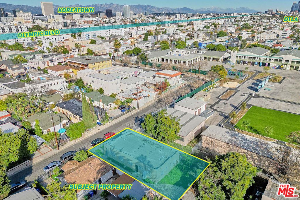 Image 25 of property listing at 3030 W 12th Place, Los Angeles, CA 90006