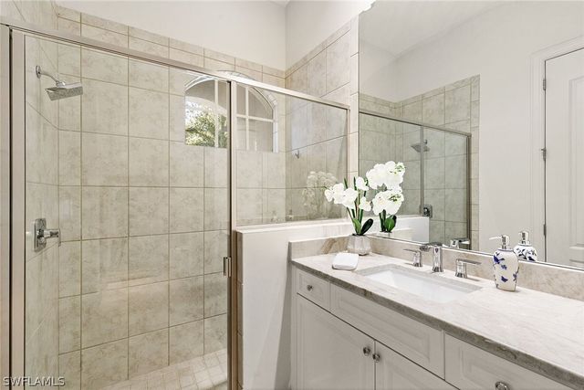 28540 Calabria CT 102, Naples, FL 34110