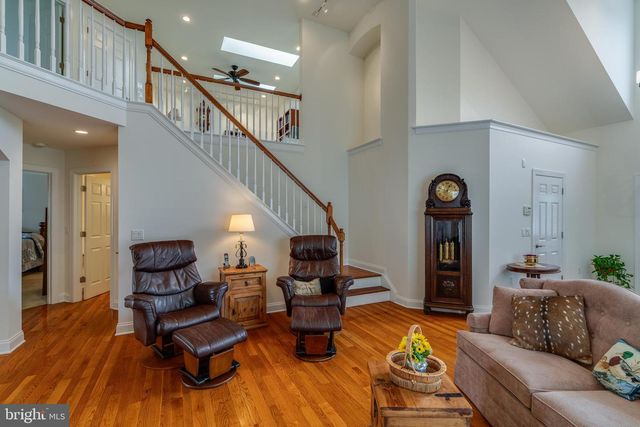 1332 WILLOW CREEK DR, Mount Joy, PA 17552