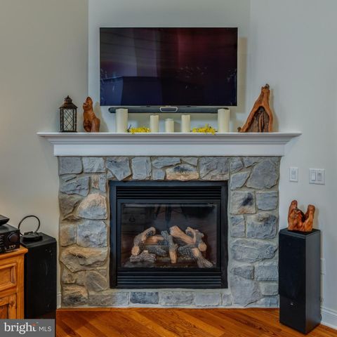 1332 WILLOW CREEK DR, Mount Joy, PA 17552