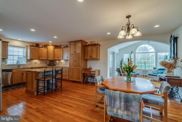 1332 WILLOW CREEK DR, Mount Joy, PA 17552