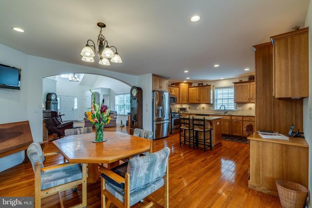 1332 WILLOW CREEK DR, Mount Joy, PA 17552