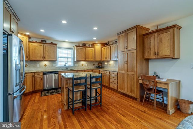 1332 WILLOW CREEK DR, Mount Joy, PA 17552