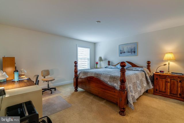 1332 WILLOW CREEK DR, Mount Joy, PA 17552