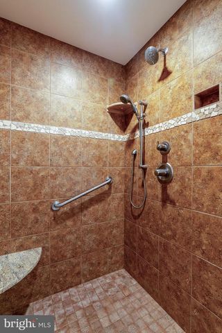 1332 WILLOW CREEK DR, Mount Joy, PA 17552