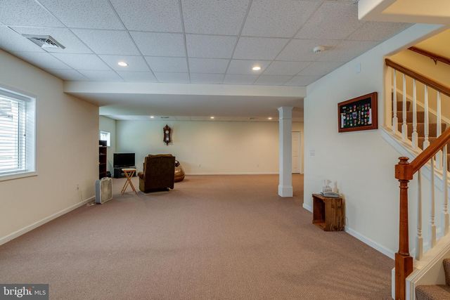 1332 WILLOW CREEK DR, Mount Joy, PA 17552