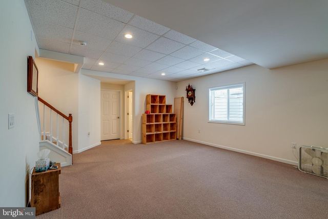 1332 WILLOW CREEK DR, Mount Joy, PA 17552