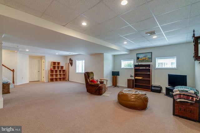 1332 WILLOW CREEK DR, Mount Joy, PA 17552