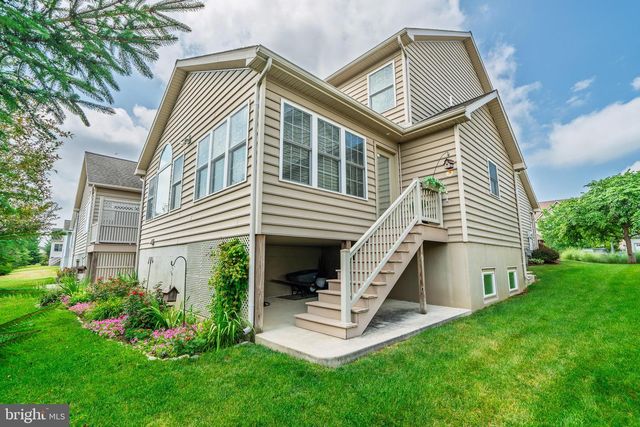 1332 WILLOW CREEK DR, Mount Joy, PA 17552