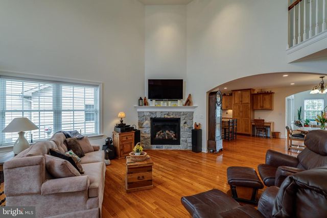 1332 WILLOW CREEK DR, Mount Joy, PA 17552