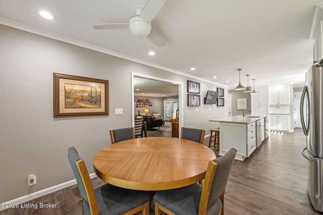 10303 Rock Falls Ct, Louisville, KY 40223