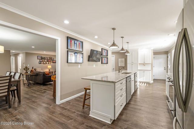 10303 Rock Falls Ct, Louisville, KY 40223