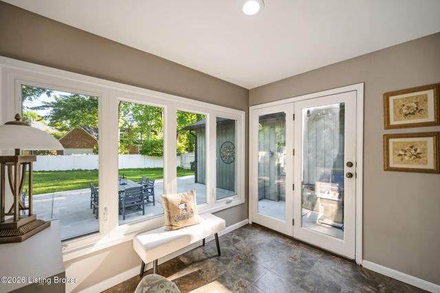 10303 Rock Falls Ct, Louisville, KY 40223