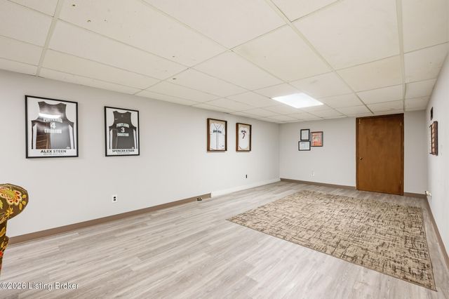 10303 Rock Falls Ct, Louisville, KY 40223