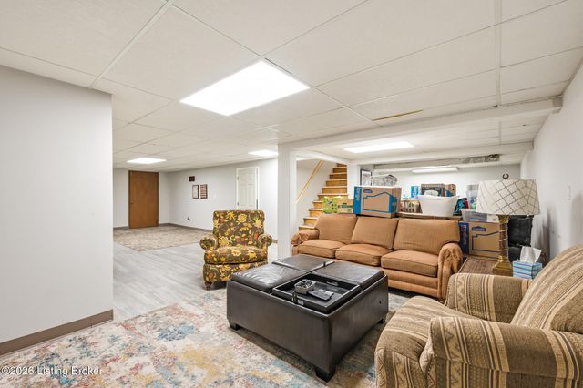 10303 Rock Falls Ct, Louisville, KY 40223