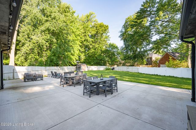 10303 Rock Falls Ct, Louisville, KY 40223
