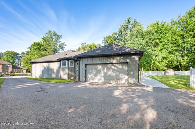 10303 Rock Falls Ct, Louisville, KY 40223
