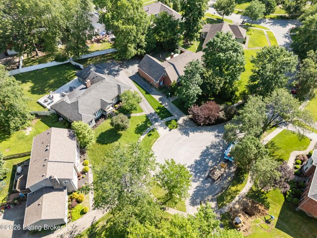 10303 Rock Falls Ct, Louisville, KY 40223