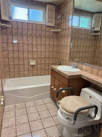 810 Congress, Costa Mesa, CA 92627